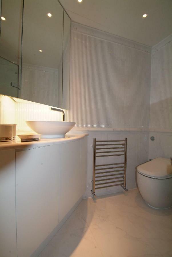 Chelsea: Exceptional 1Br W/Views Of The River Thames & Battersea Park Apartman London Kültér fotó